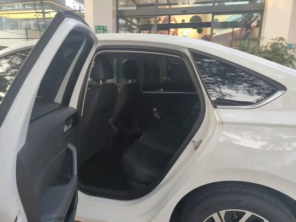 Volkswagen Lavida Lavida 2024 300TSI DSG Starry Sky Leading Edition 2024 — thumbnail 3