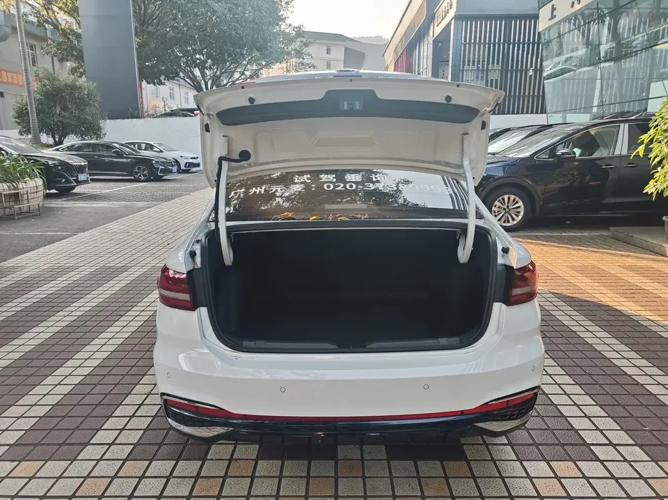 Volkswagen Lavida Lavida 2024 300TSI DSG Starry Sky Leading Edition 2024 — thumbnail 4