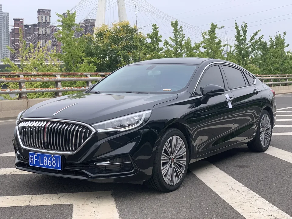 Hongqi H5 classic Hongqi H5 classic 2022 1.5T DCT Flagship Edition 2023 — photo 1, buy with delivery to Moscow