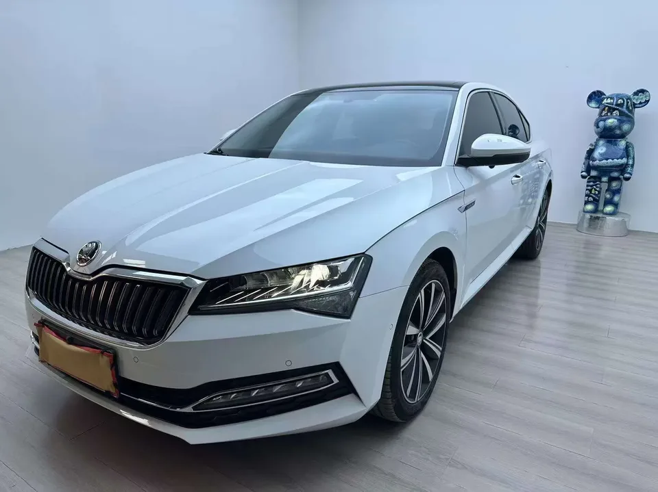 Skoda Superb Speedy 2023 Modified TSI280 DSG Premium Edition 2023 — photo 1, buy with delivery to Moscow