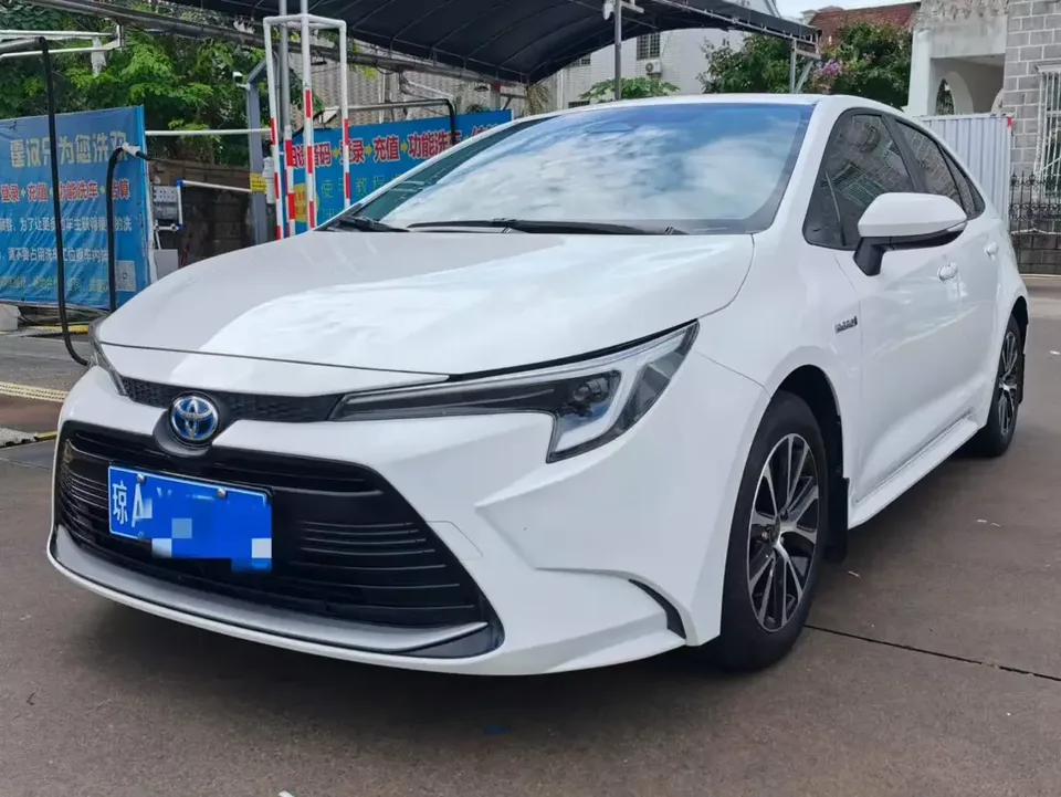 Toyota Levin Lei Ling 2024 Hybrid 1.8L Deluxe Edition 2024 — photo 1, buy with delivery to Moscow