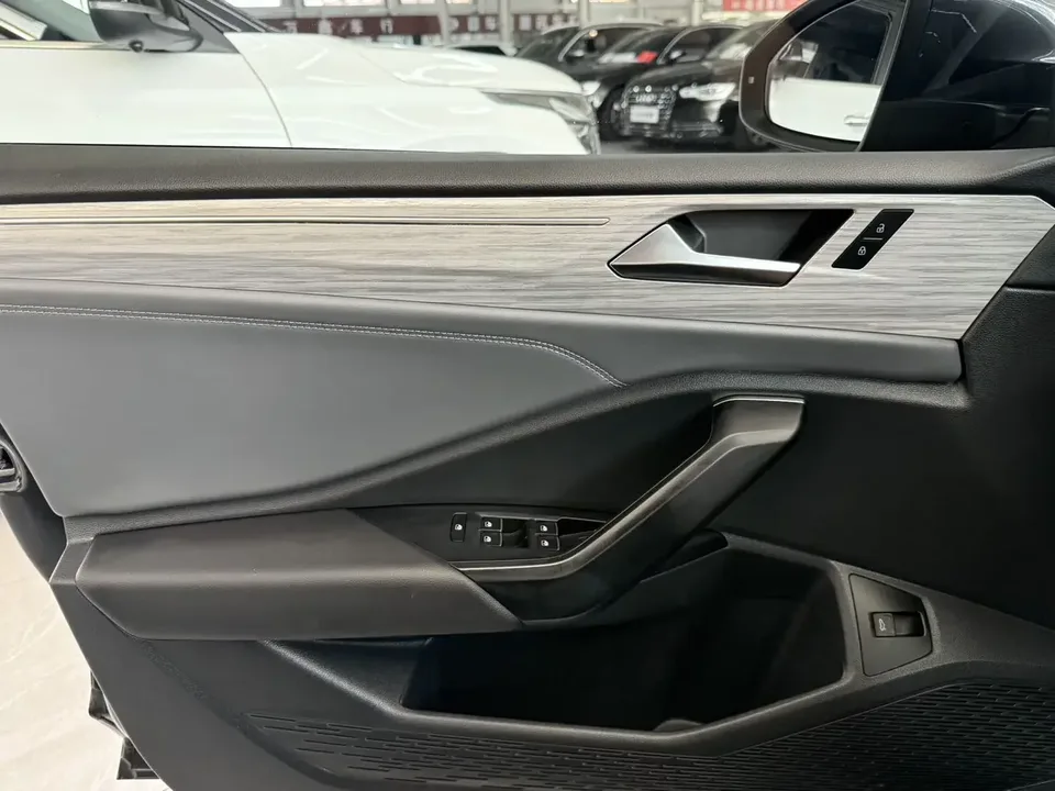 Volkswagen Sagitar Sagitar 2023 280TSI DSG Beyond Edition 2022 — thumbnail 4