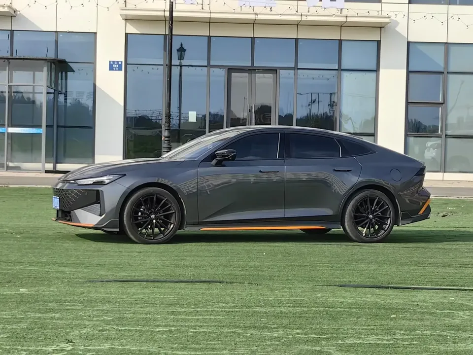 Changan UNI-V Changan UNI-V 2024 1.5T Premium Sports 2025 — thumbnail 4