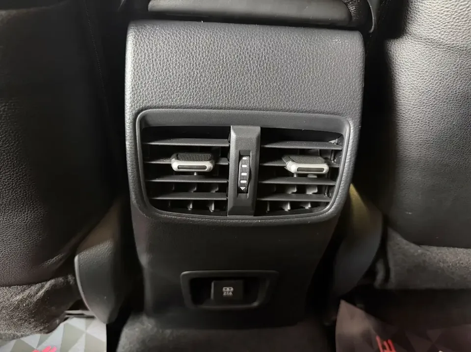 Toyota Levin Lei Ling 2022 185T CVT Deluxe Edition 2022 — thumbnail 3