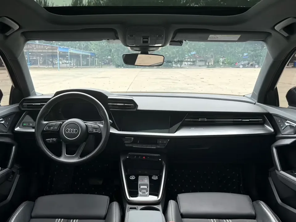 Audi A3 Audi A3 2023 Sportback 35 TFSI Stylish and sporty 2023 — thumbnail 4