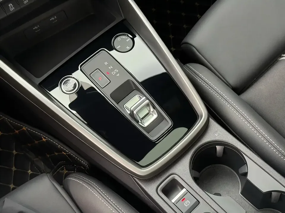 Audi A3 Audi A3 2023 Sportback 35 TFSI Stylish and sporty 2023 — thumbnail 5