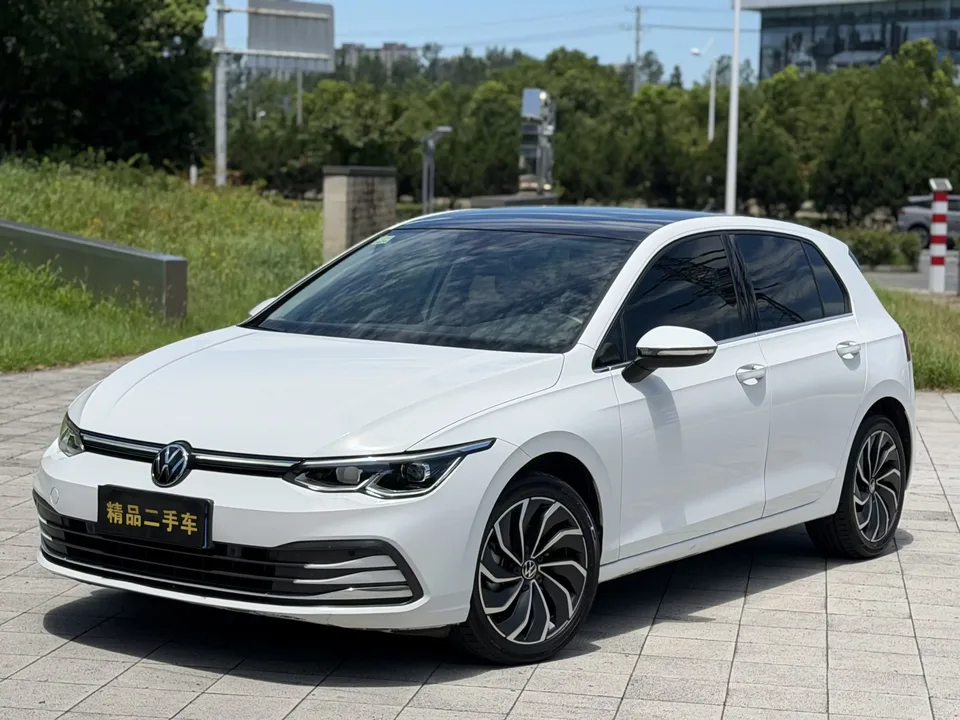 Volkswagen Golf golf 2021 280TSI DSG Pro First Edition 2022 — photo 1, buy with delivery to Moscow