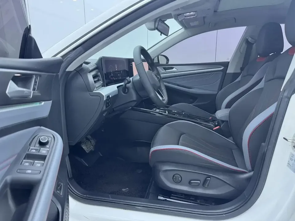 Volkswagen Lamando Lingdu 2023 Lingdu L 280TSI DSG Cool Edition 2023 — thumbnail 4