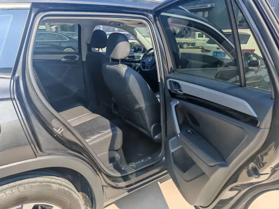 Volkswagen Tayron Tanyue 2021 280TSI 2WD Comfort Smart Edition 2022 — thumbnail 4