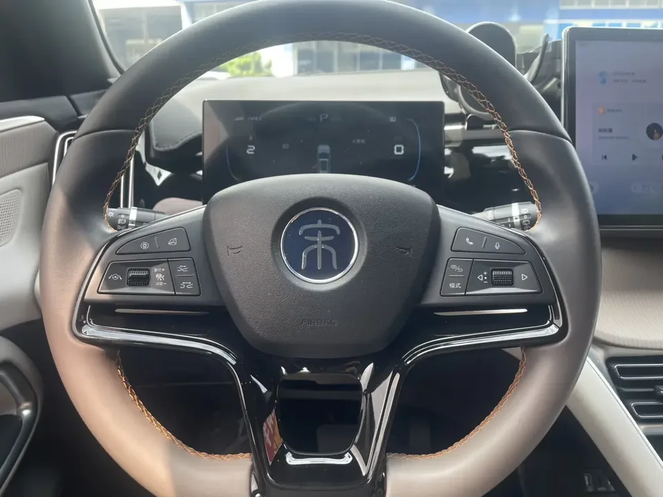 BYD Song Pro DM Song Pro DM 2023 DM-i Champion Edition 71km Exceeding Type 2023 — thumbnail 5