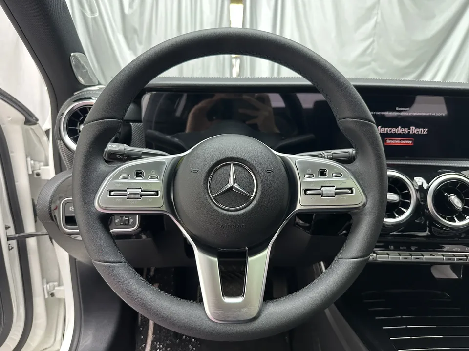 Mercedes-Benz Klasa A Mercedes Benz A Class 2022 A 180 L Sports Sedan 2022 — thumbnail 5