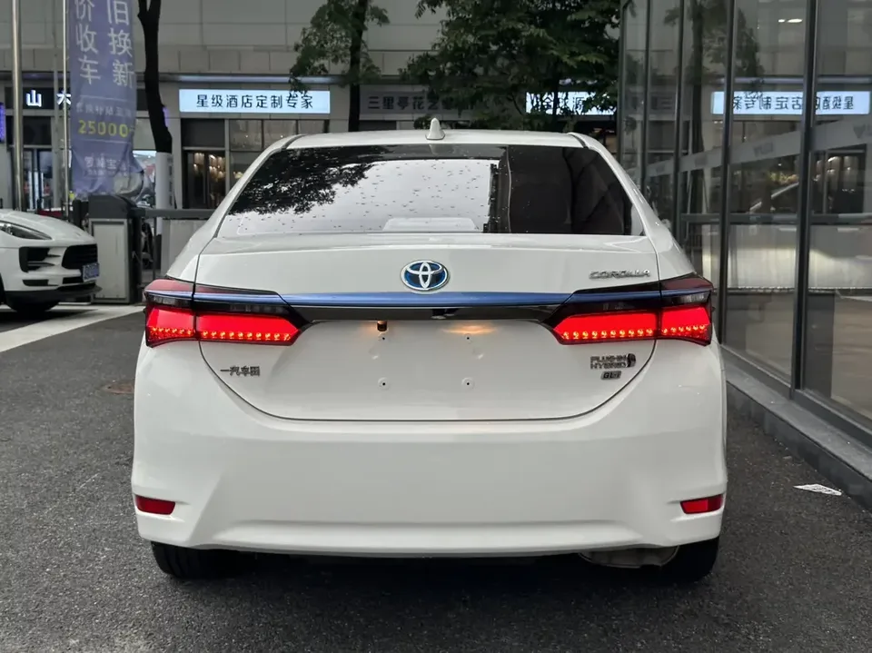 Toyota Corolla Dual Engine E+ Corolla Dual Engine E+ 2020 1.8L Comfort Edition 2022 — thumbnail 2