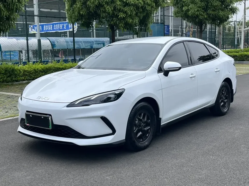 BYD Seal 05DM Seal 05DM 2025 DM-i 55KM Deluxe Smart Driving Edition 2025 — photo 1, buy with delivery to Moscow