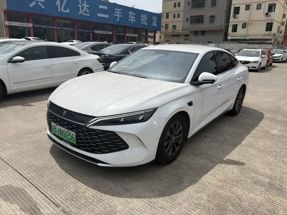 BYD Qin L DM Qin L DM 2025 Intelligent Driving Edition DM-i 80KM Leading Edition 2025 — photo 1, buy with delivery to Moscow