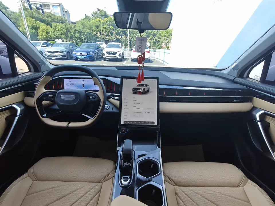 Geely Atlas L Boyue L 2023 1.5TD DCT Honor Edition 2023 — thumbnail 3
