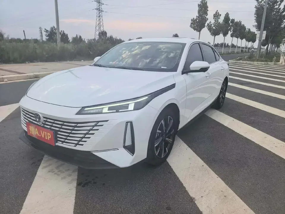 Changan Escape Escape 2025 1.5T DCT 500Bar Premium 2026 — photo 1, buy with delivery to Moscow