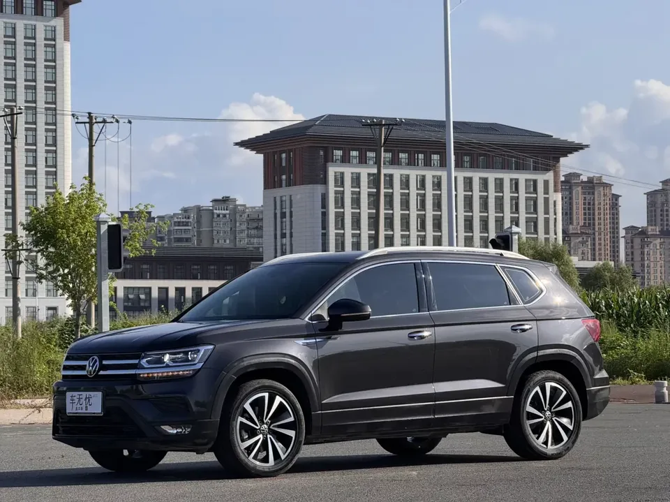 Volkswagen Tharu tuyue 2022 280TSI 2WD Deluxe Edition 2022 — photo 1, buy with delivery to Moscow