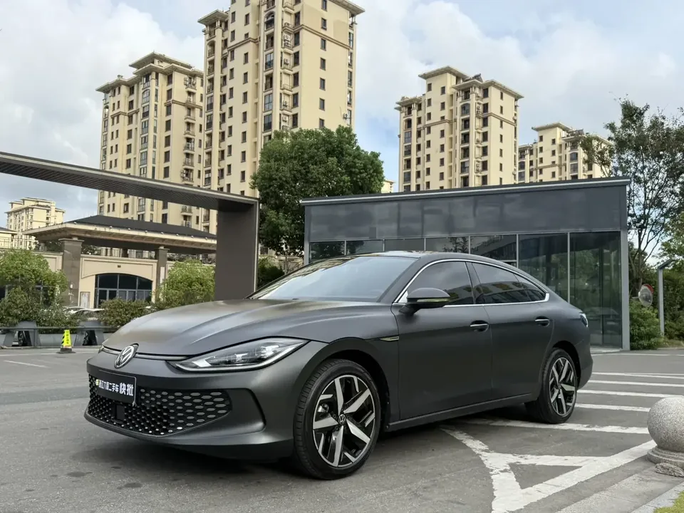 Volkswagen Lamando Lingdu 2022 Lingdu L 280TSI DSG Super Hot Flagship Edition 2023 — photo 1, buy with delivery to Moscow