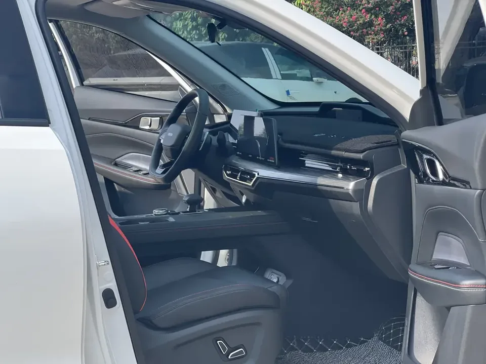 Oshan Changan Auchan Z6 Changan Auchan Z6 2022 Blue Whale 1.5T DCT Smart Edition 2023 — thumbnail 5