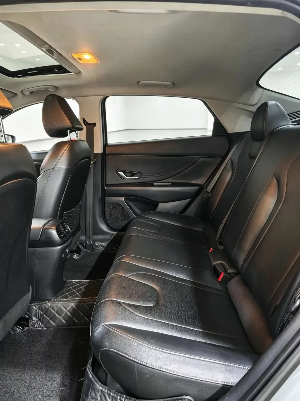 Hyundai Elantra Elantra 2022 1.5L CVT LUX Premium Edition 2023 — thumbnail 4