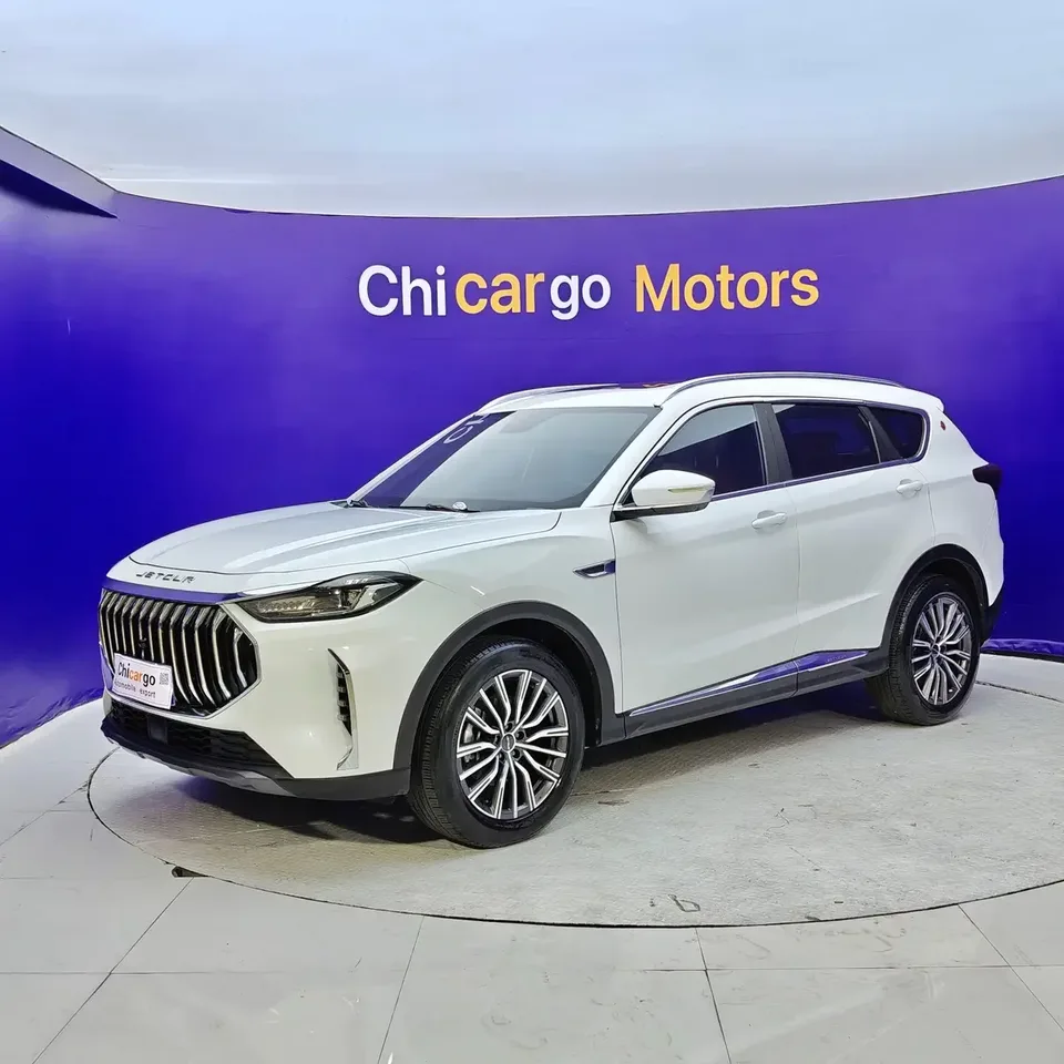 Jetour Jietu X70 PLUS Jietu X70 PLUS 2023 1.5T DCT Brave PLUS 7-seater 2023 — photo 1, buy with delivery to Moscow