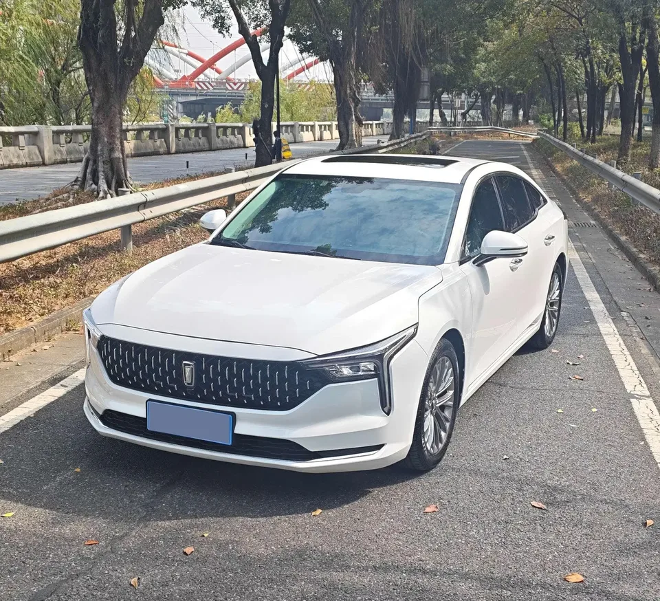 FAW Bestune B70 Pentium B70 2023 The third generation 1.5T automatic enjoyment model 2023 — photo 1, buy with delivery to Moscow