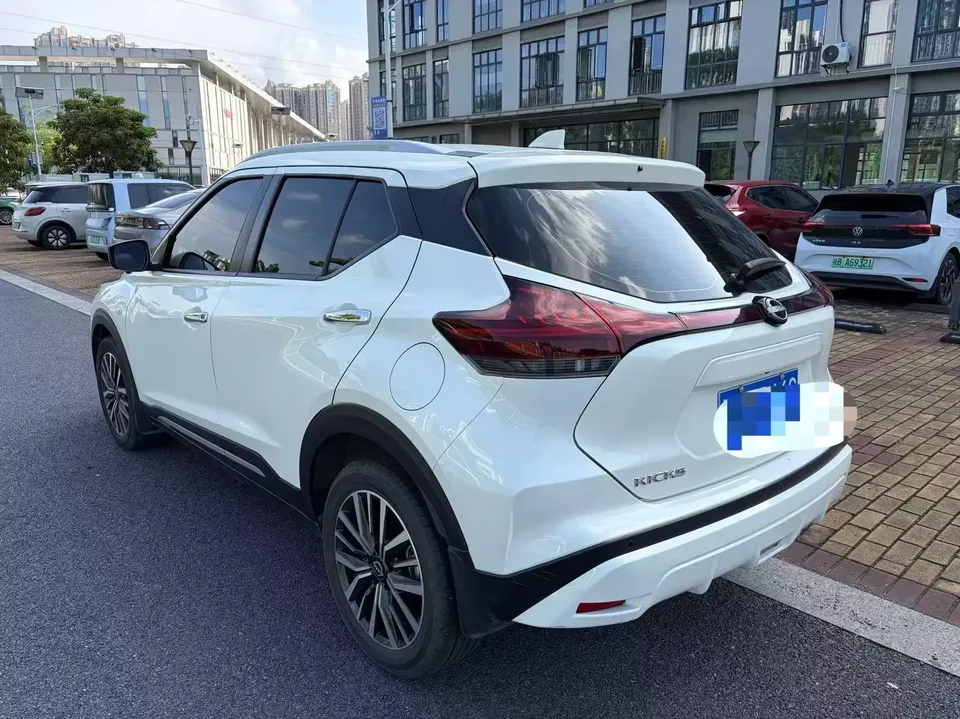 Nissan Jinke Jinke 2023 The 1.5L Jinqing model is both powerful and stylish 2023 — thumbnail 4