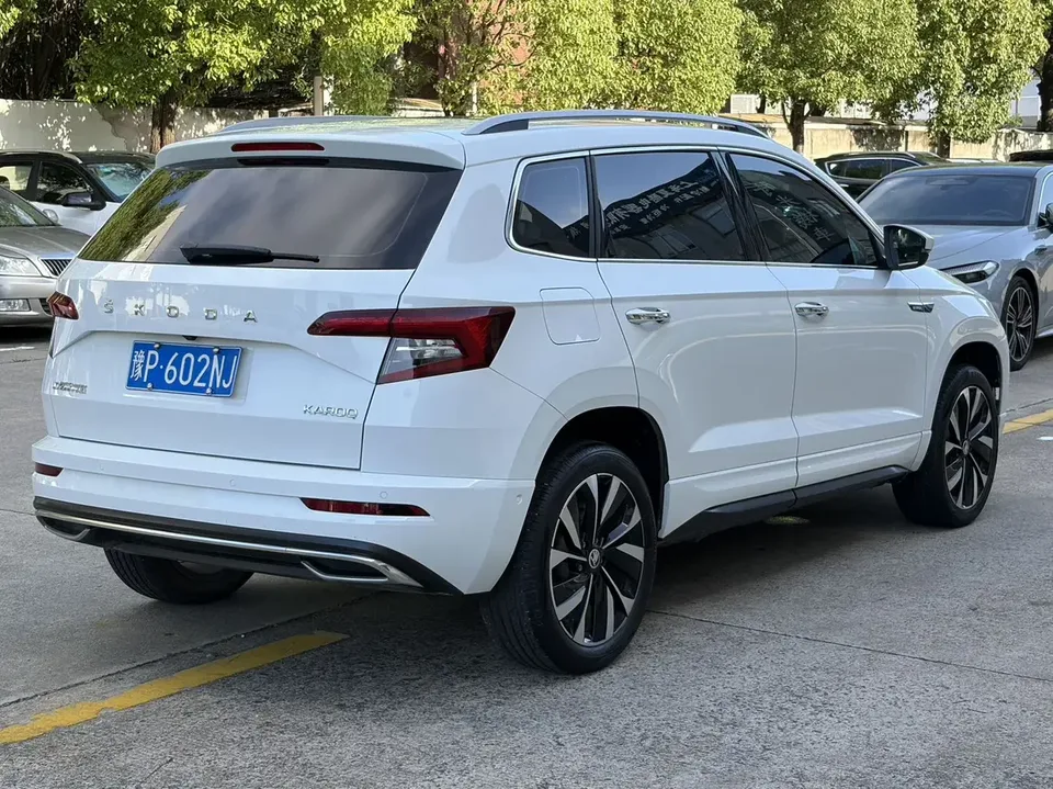 Skoda Karoq Korok 2023 TSI280 Luxury Edition 2023 — thumbnail 2