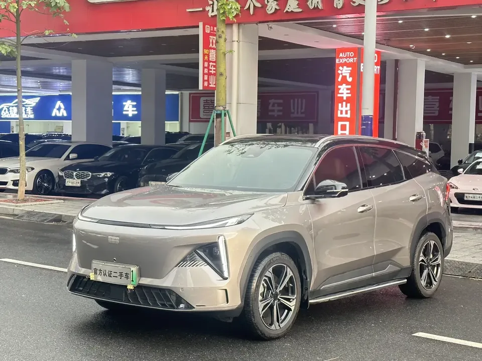 Geely Galaxy L7 Galaxy L7 2023 1.5T DHT 115km MAX 2024 — photo 1, buy with delivery to Moscow
