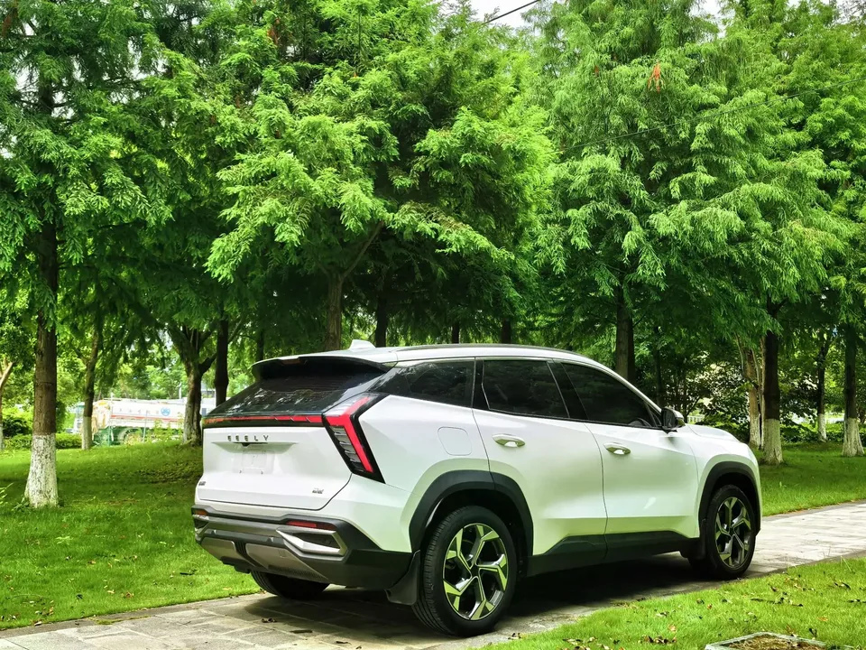 Geely Atlas L Boyue L 2023 1.5TD DCT Premium 2023 — thumbnail 2
