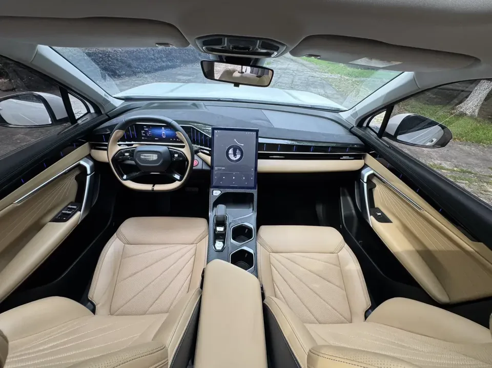 Geely Atlas L Boyue L 2023 1.5TD DCT Premium 2023 — thumbnail 4