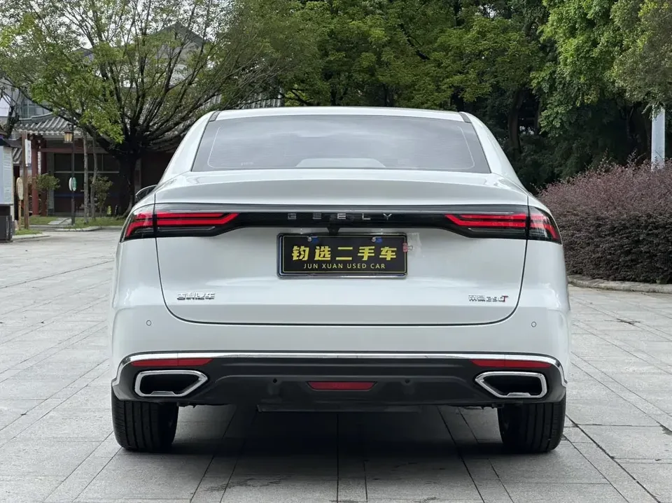 Geely Emgrand emgrand 2026 5th Generation 1.5T DCT Premium 2026 — thumbnail 2