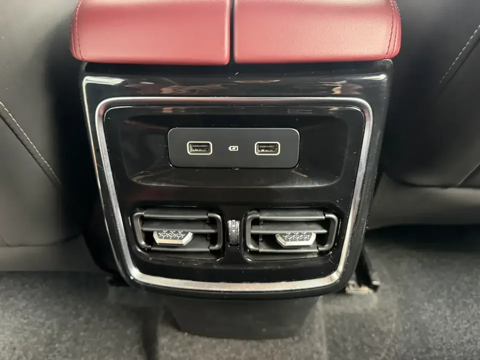 Jetour Jietu X70 PLUS Jietu X70 PLUS 2023 1.5T DCT Brave PLUS 7-seater 2023 — thumbnail 3
