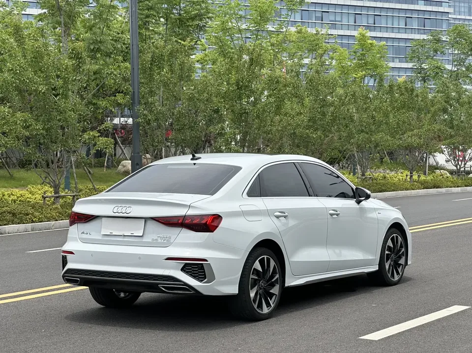 Audi A3 Audi A3 2022 A3L Limousine 35 TFSI Stylish Sports 2022 — миниатюра 2