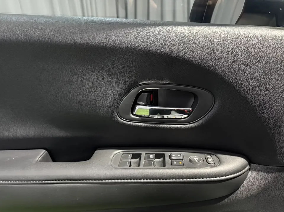 Honda VEZEL Binzhi 2022 1.5L CVT Elite Smart Edition 2022 — thumbnail 5