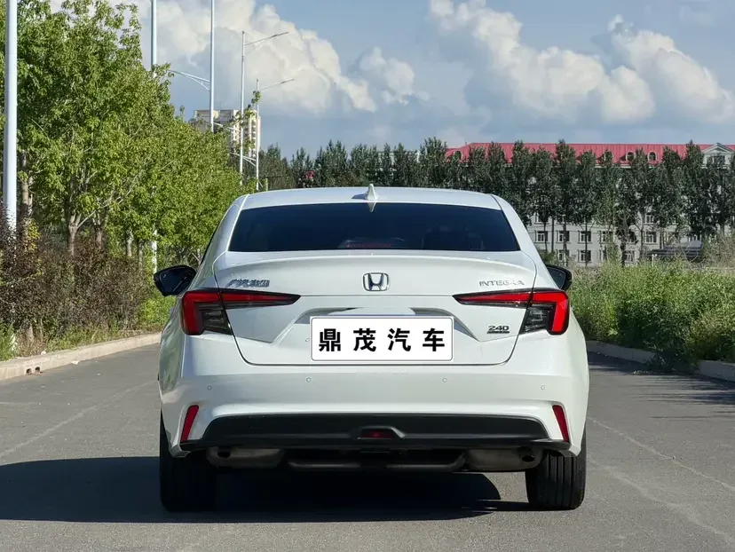 Honda Integra Style 2023 240TURBO CVT Deluxe Edition 2024 — миниатюра 2