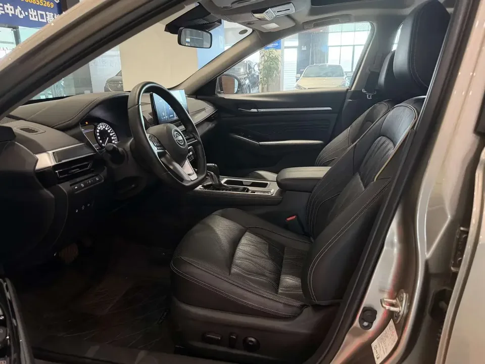Nissan Altima Sound of nature 2022 2.0L XL-Upr Premium Edition 2022 — thumbnail 4