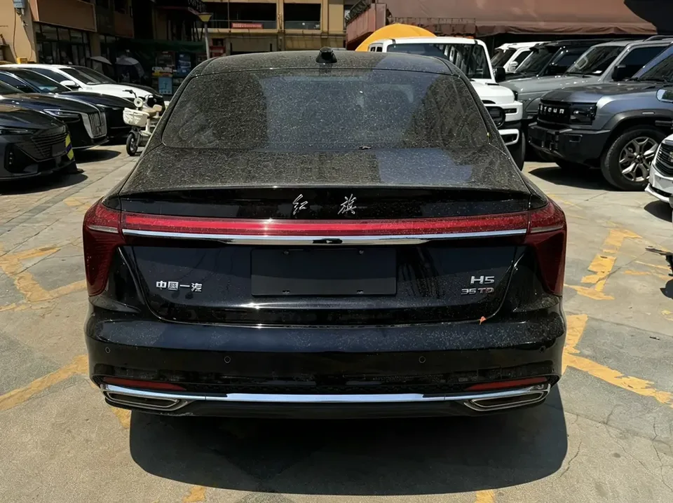 Hongqi H5 Hongqi H5 2025 1.5T DCT Flagship Edition 2025 — thumbnail 2