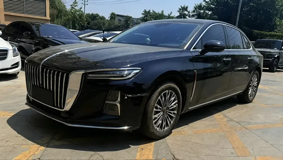 Hongqi H5 Hongqi H5 2025 1.5T DCT Flagship Edition 2025 — photo 1, buy with delivery to Moscow
