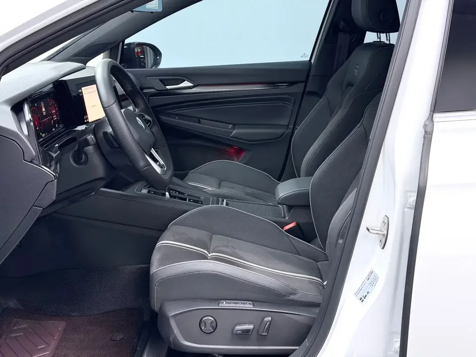 Volkswagen Golf golf 2023 280TSI DSG R-Line facelift 2024 — thumbnail 5