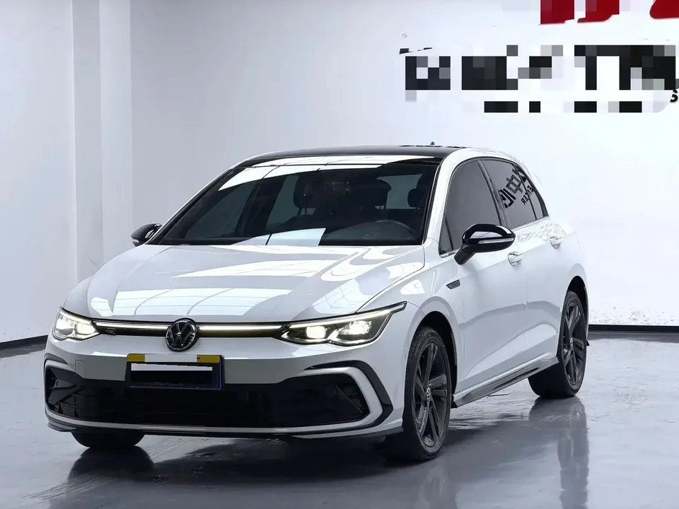 Volkswagen Golf golf 2023 280TSI DSG R-Line facelift 2024 — photo 1, buy with delivery to Moscow