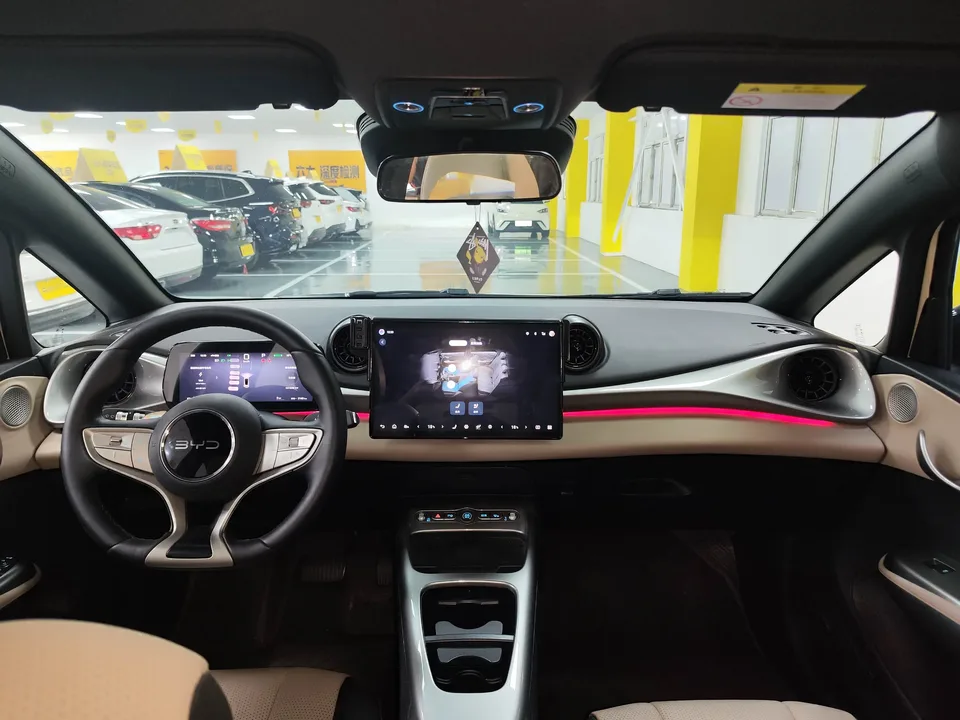 BYD Dolphin dolphin 2025 Smart Driving Edition 410KM Fashion Edition 2025 — миниатюра 2