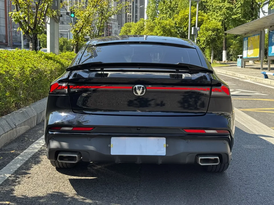 Changan UNI-V Changan UNI-V 2024 1.5T Premium 2025 — thumbnail 2