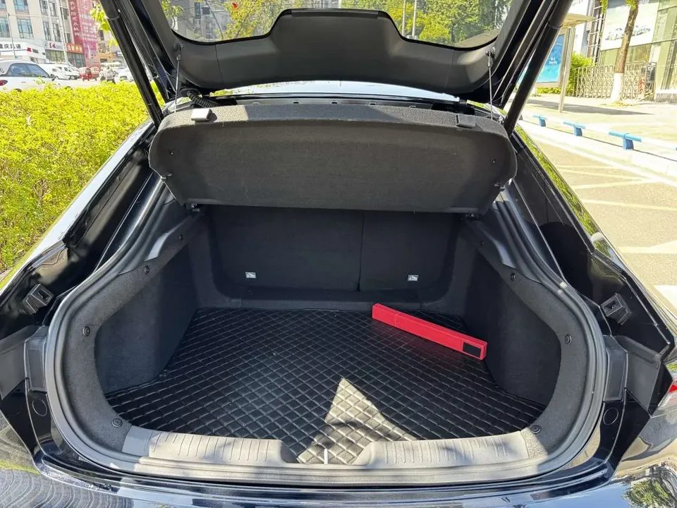 Changan UNI-V Changan UNI-V 2024 1.5T Premium 2025 — thumbnail 5