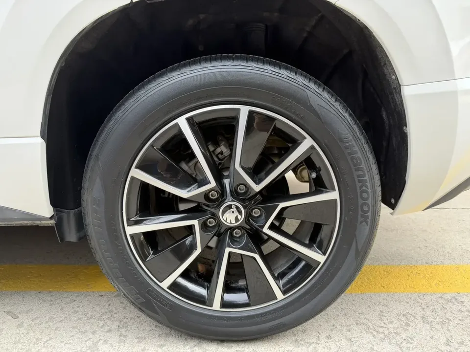 Skoda Karoq Korok 2022 TSI280 Premium Edition 2022 — thumbnail 2