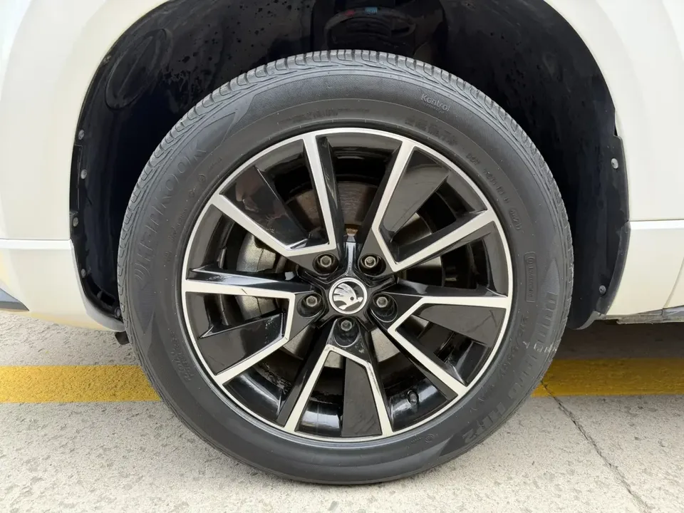 Skoda Karoq Korok 2022 TSI280 Premium Edition 2022 — thumbnail 4