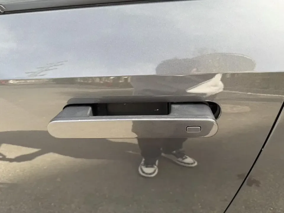Changan UNI-V Changan UNI-V 2023 1.5T Sports Edition 2023 — thumbnail 3
