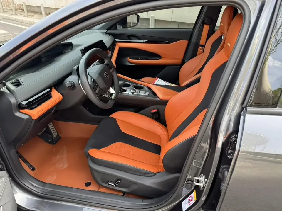 Changan UNI-V Changan UNI-V 2023 1.5T Sports Edition 2023 — thumbnail 5