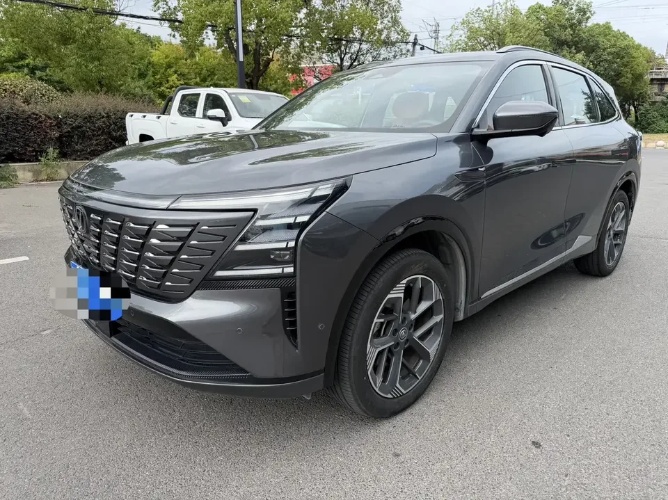 Changan CS75PLUS Changan CS75 PLUS 2025 The fourth generation 1.5T new Blue Whale smart flagship model 2024 — photo 1, buy with delivery to Moscow