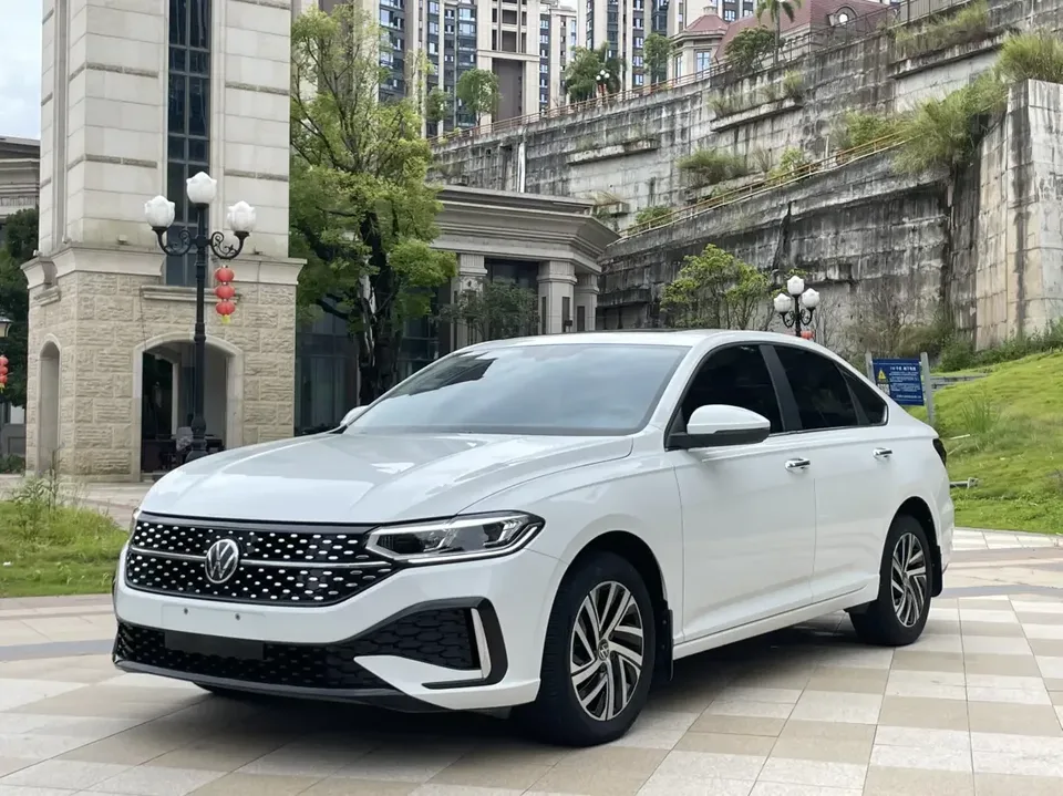 Volkswagen Lavida Lavida 2023 280TSI DSG Yongyi Edition 2023 — photo 1, buy with delivery to Moscow